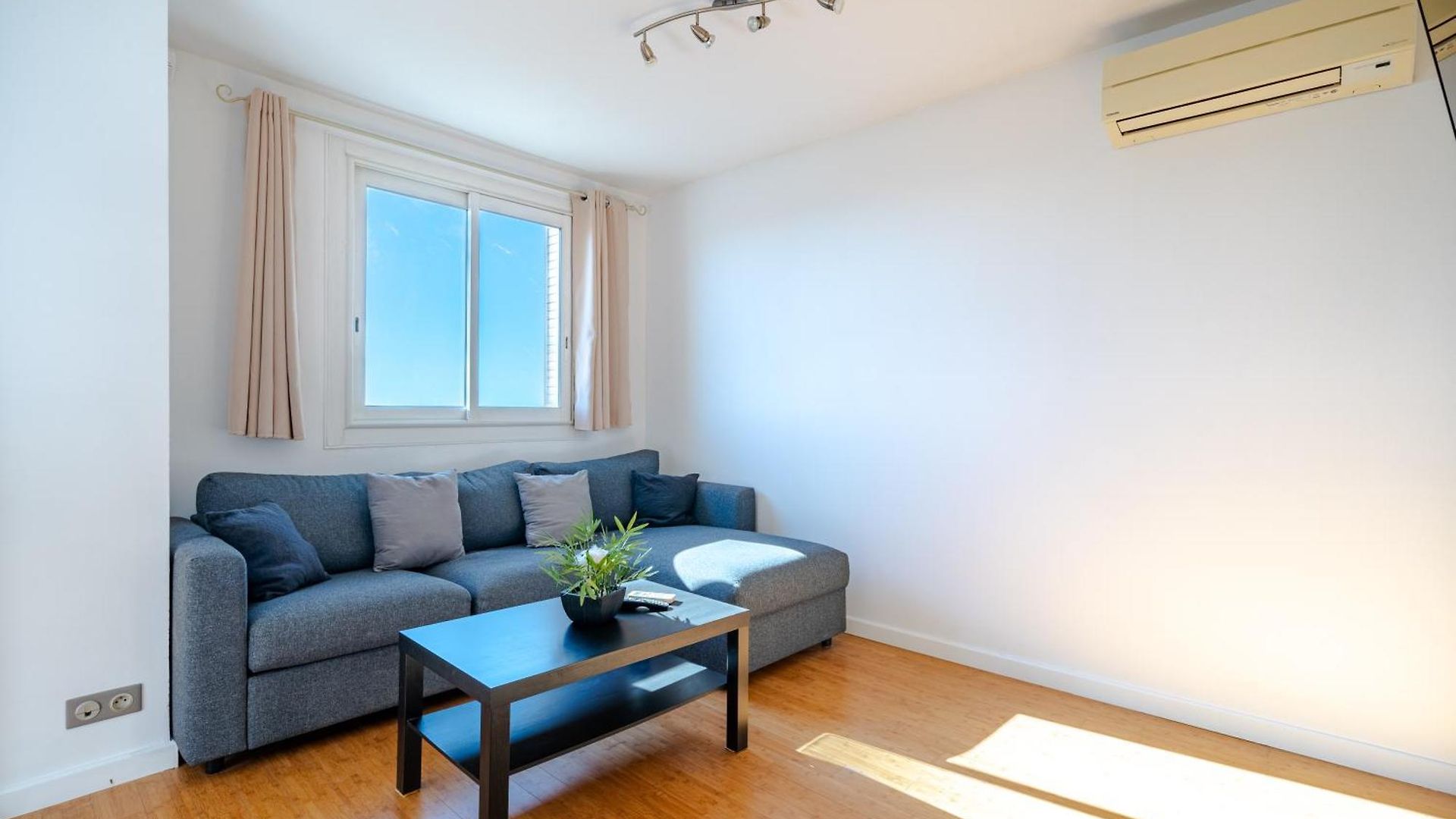 Superbe 3p Vue Avec Parking Apartment *