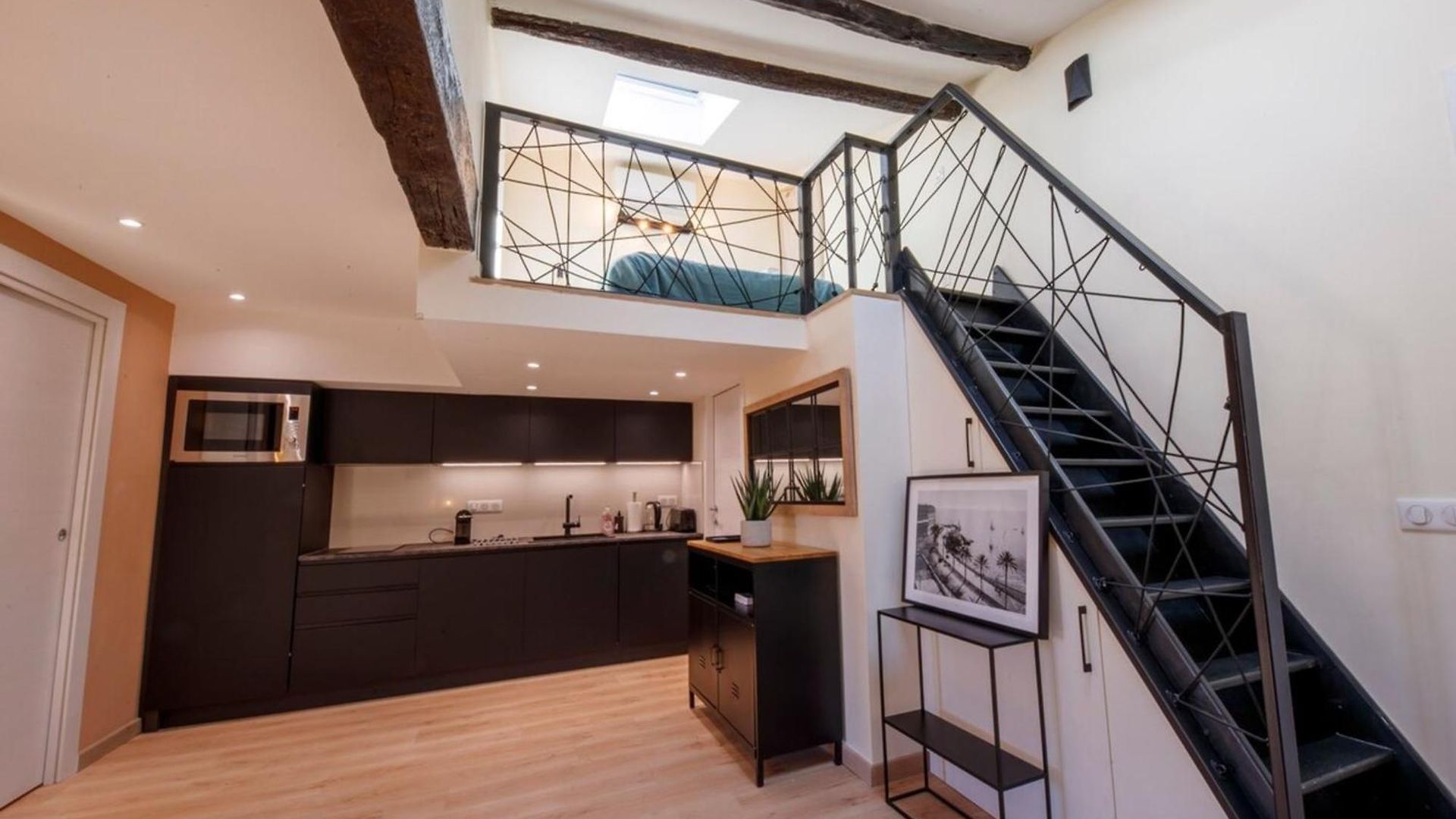 06a2 - Heart Of Old Beautiful Renovated Nice