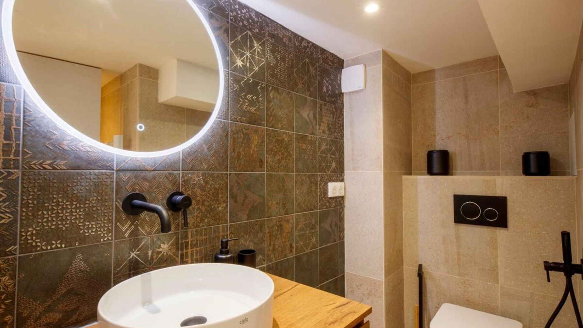 06a2 - Heart Of Old Beautiful Renovated * Nice