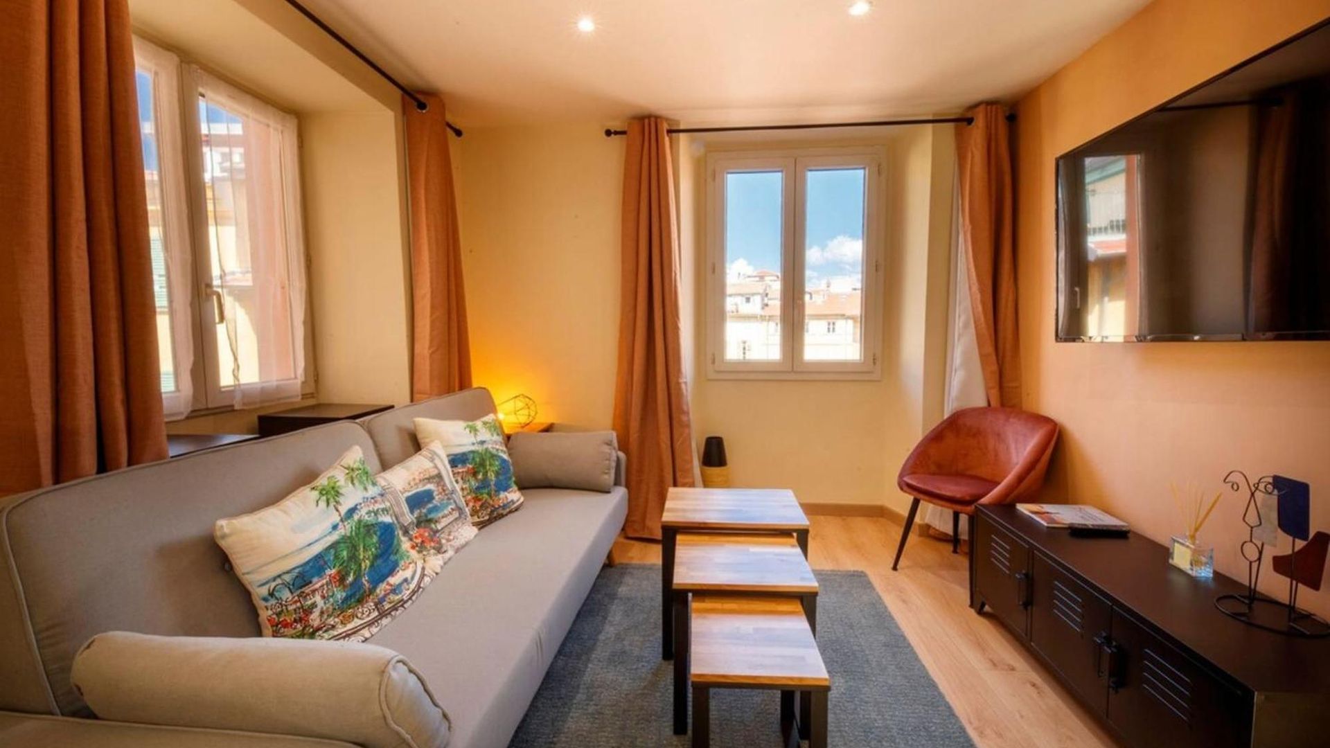 06a2 - Heart Of Old Beautiful Renovated Appartement *