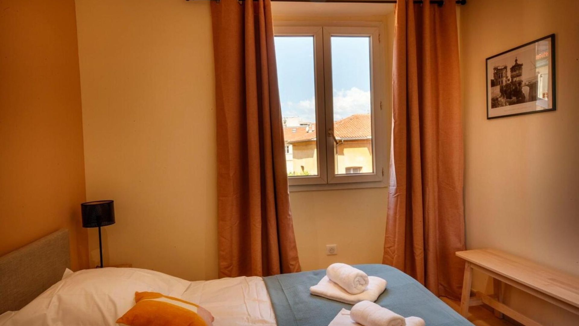 06a2 - Heart Of Old Beautiful Renovated *