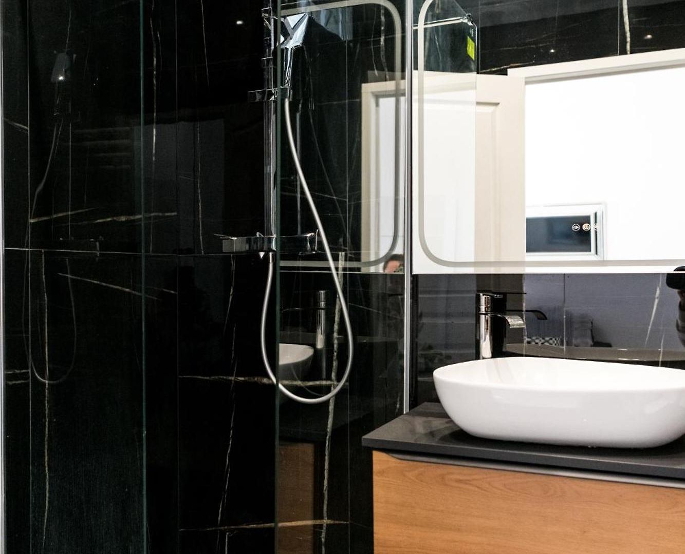 Stylish Modern Near Train Station Appartement *