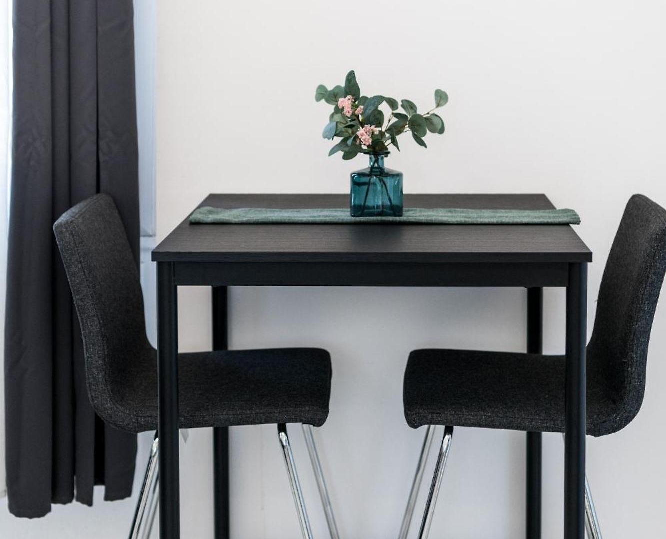 Stylish Modern Near Train Station Appartement