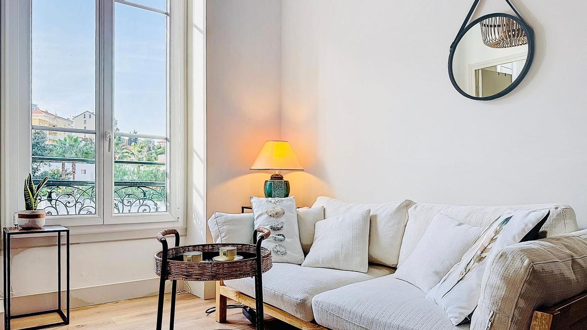 Charming 2-bedroom Retreat Near Center With Excellent Transport Links Apartment Nice