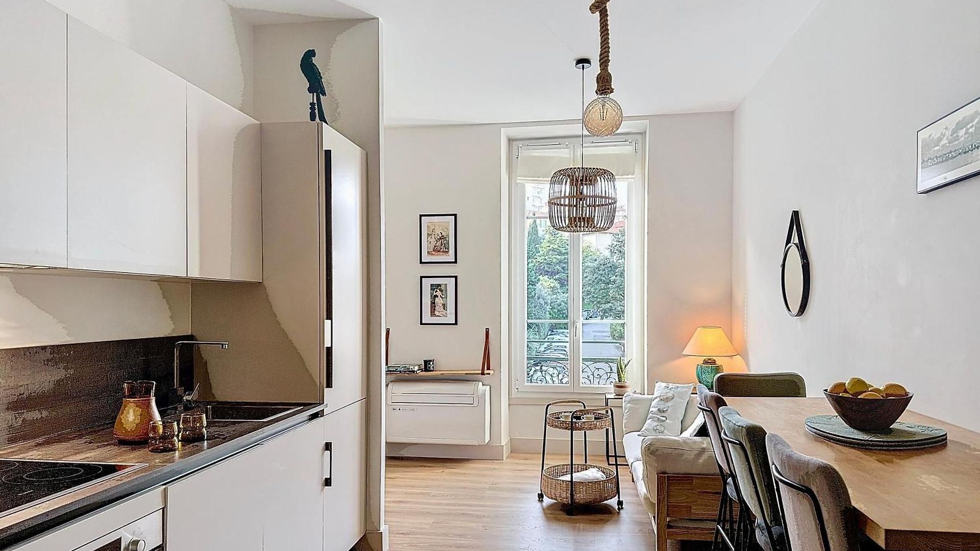 Charming 2-bedroom Retreat Near Center With Excellent Transport Links Nice