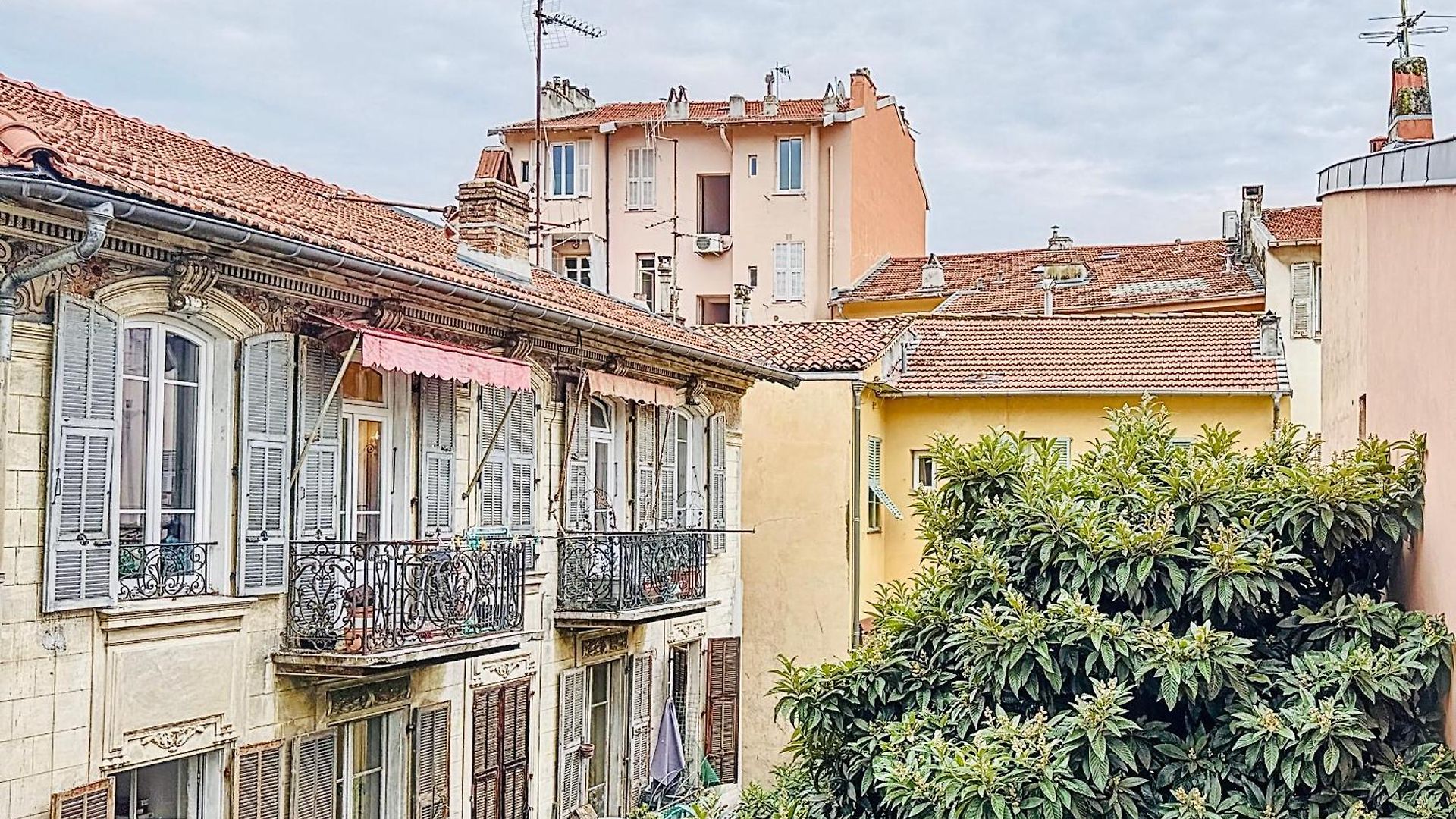 Charming 2-bedroom Retreat Near Center With Excellent Transport Links Apartment *