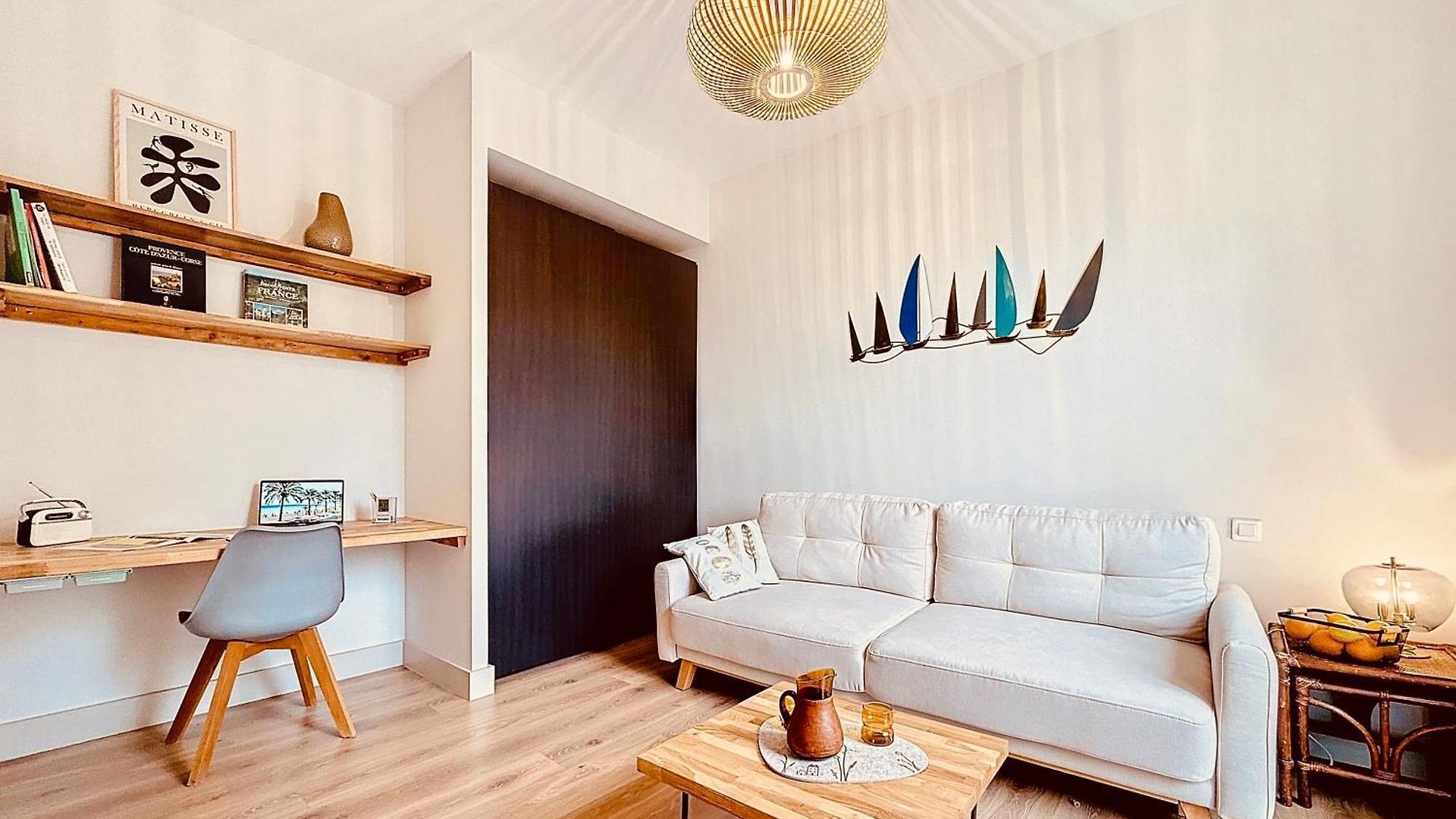Apartment Charming 2-bedroom Retreat Near Center With Excellent Transport Links