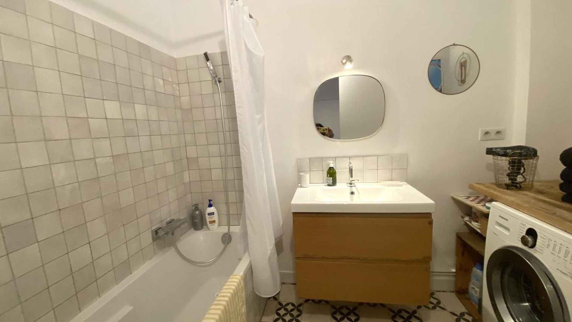 Sunny Port Old Town Free Private Parking - Clim & Balcony *
