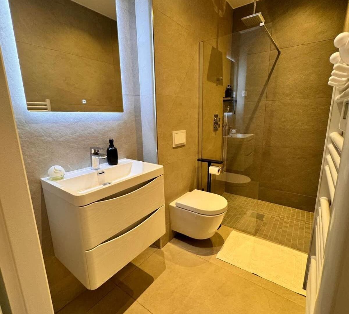 Luxury With Private Terrace In Hébergement de vacances *