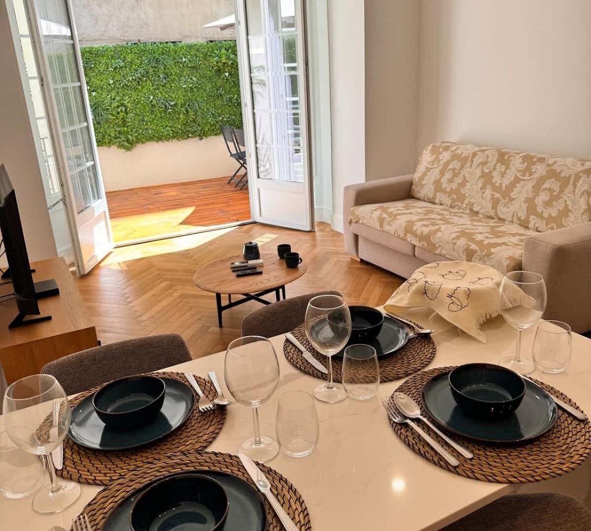 Luxury With Private Terrace In Nice