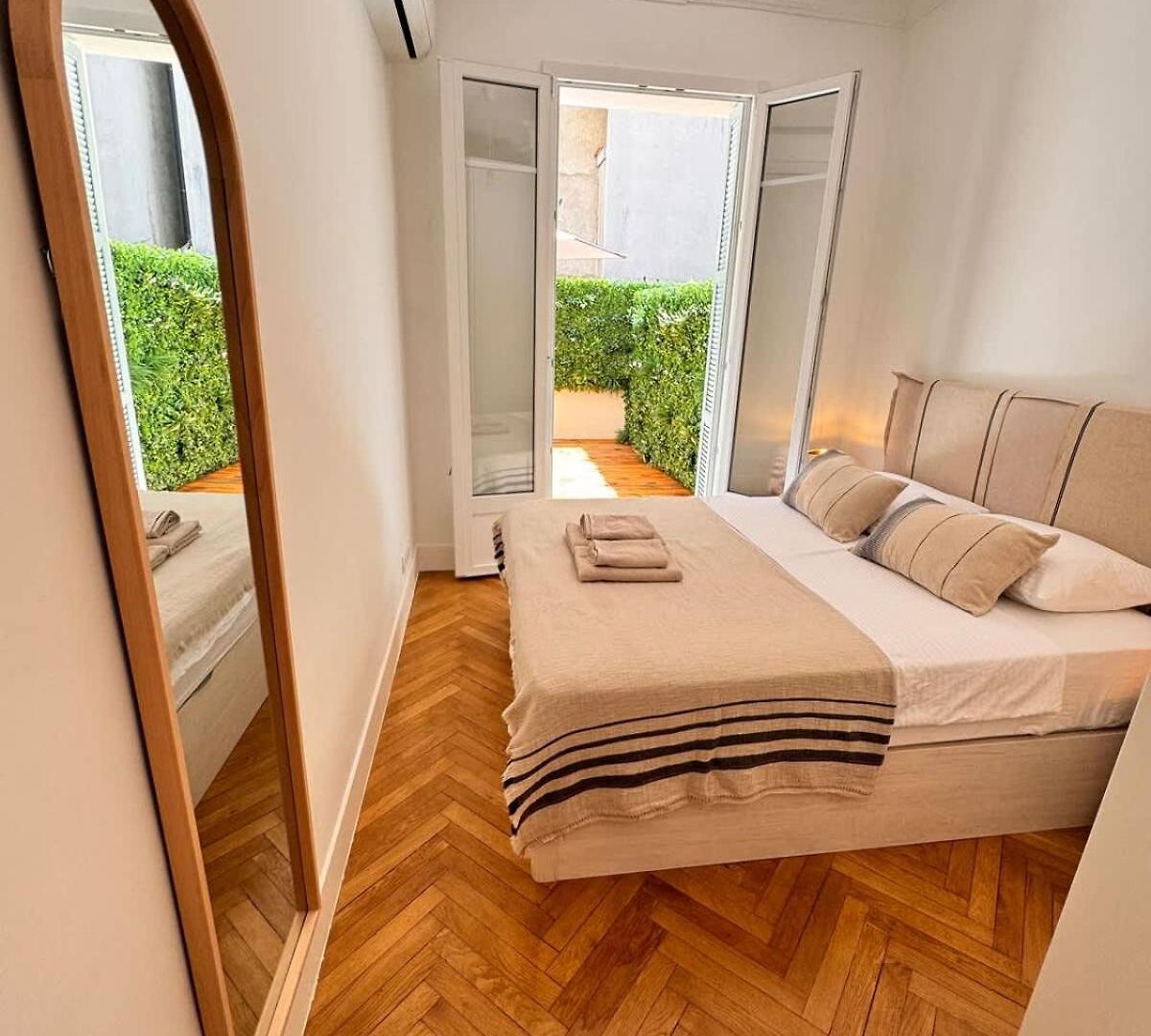 Luxury With Private Terrace In *