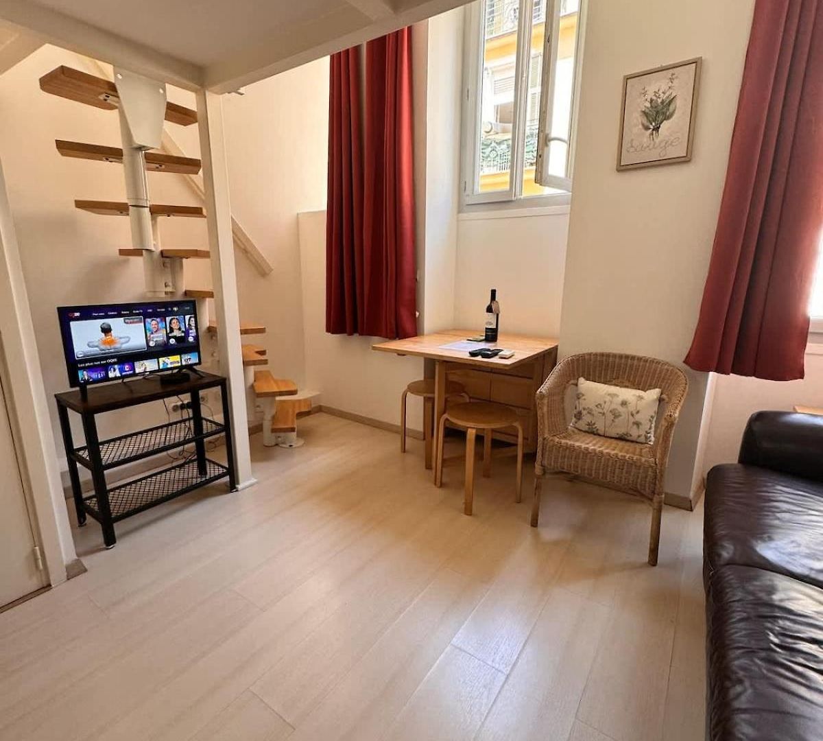 Tranquil With Mezzanine In Carre Dor Nice