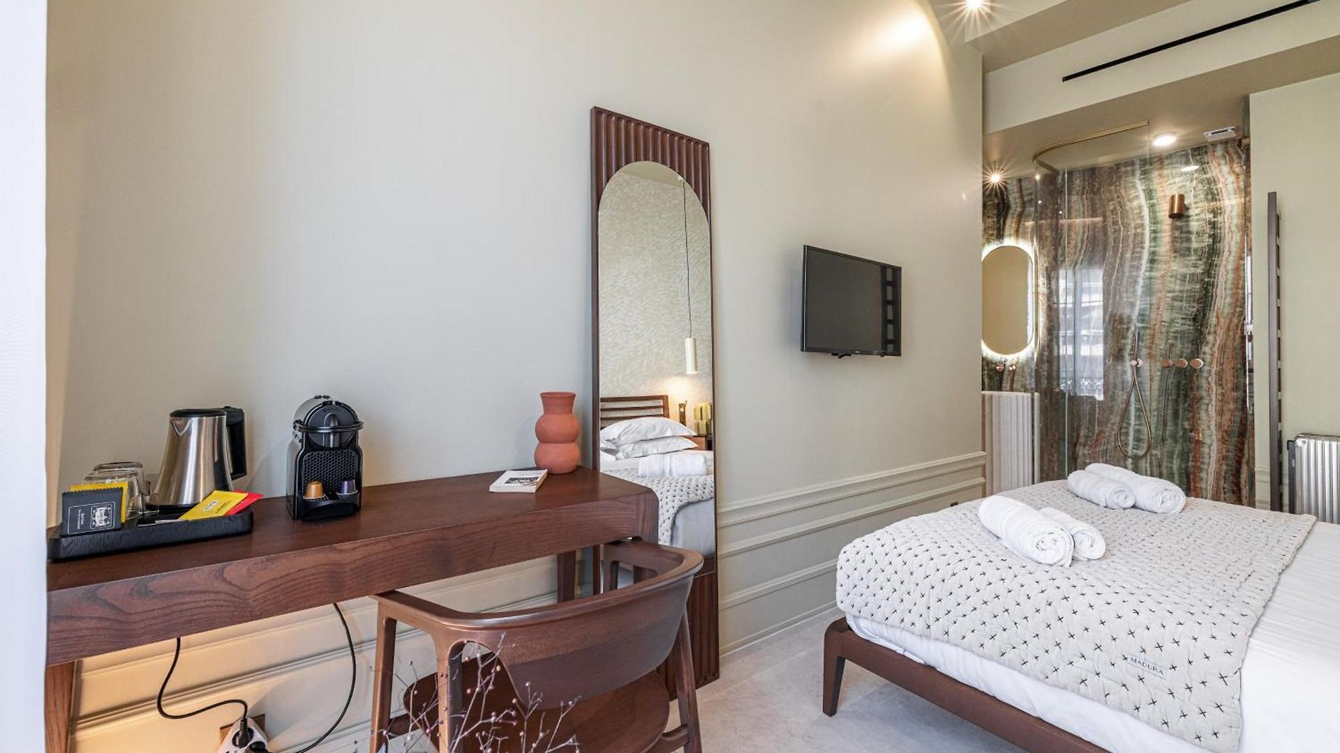 Hotel Naomi 3*