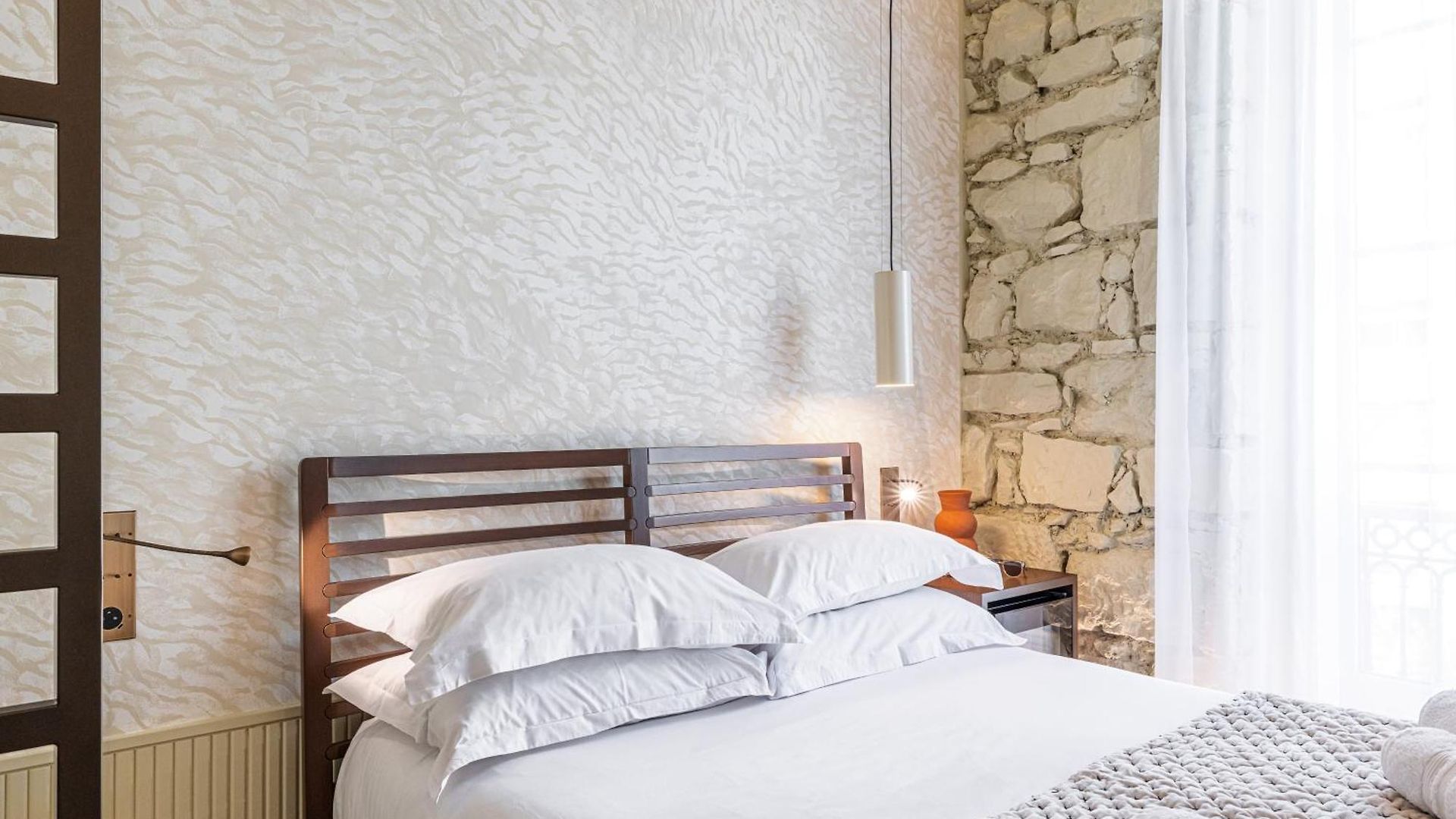 Naomi Hotel 3*
