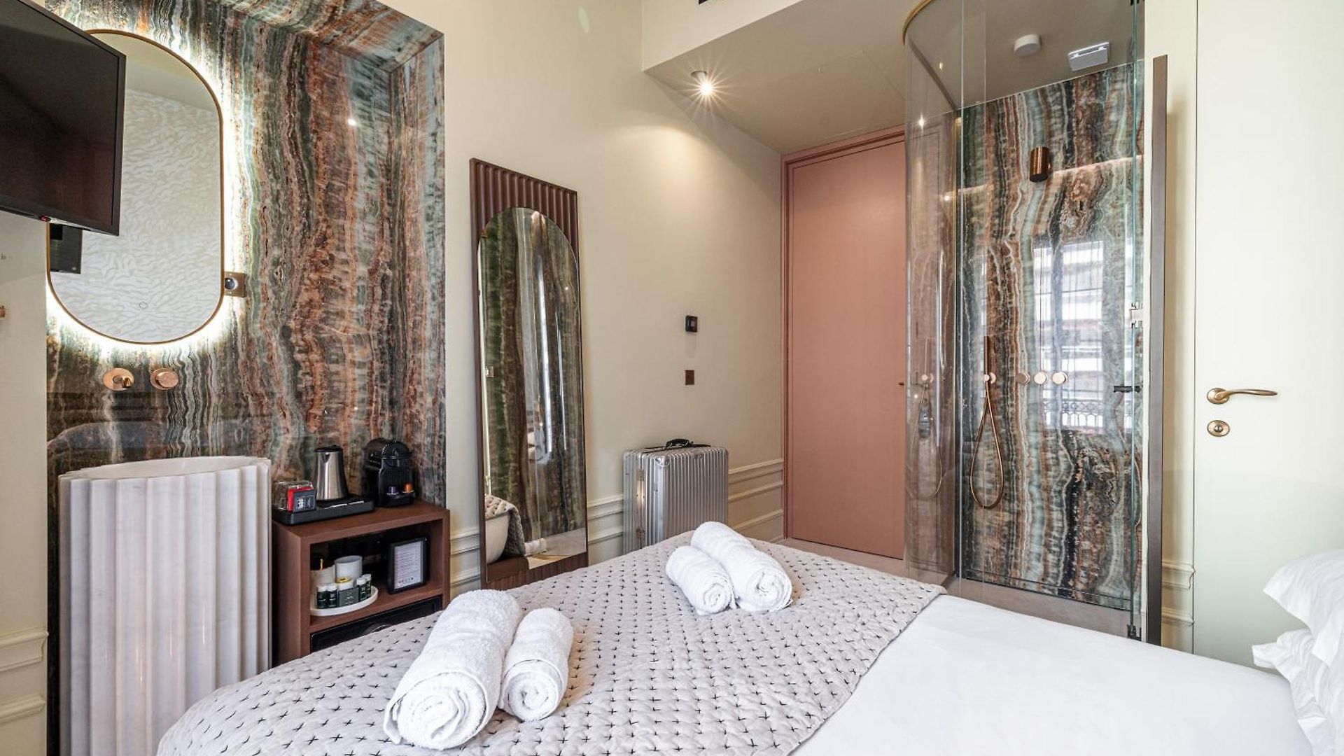 Hotel Naomi 3*