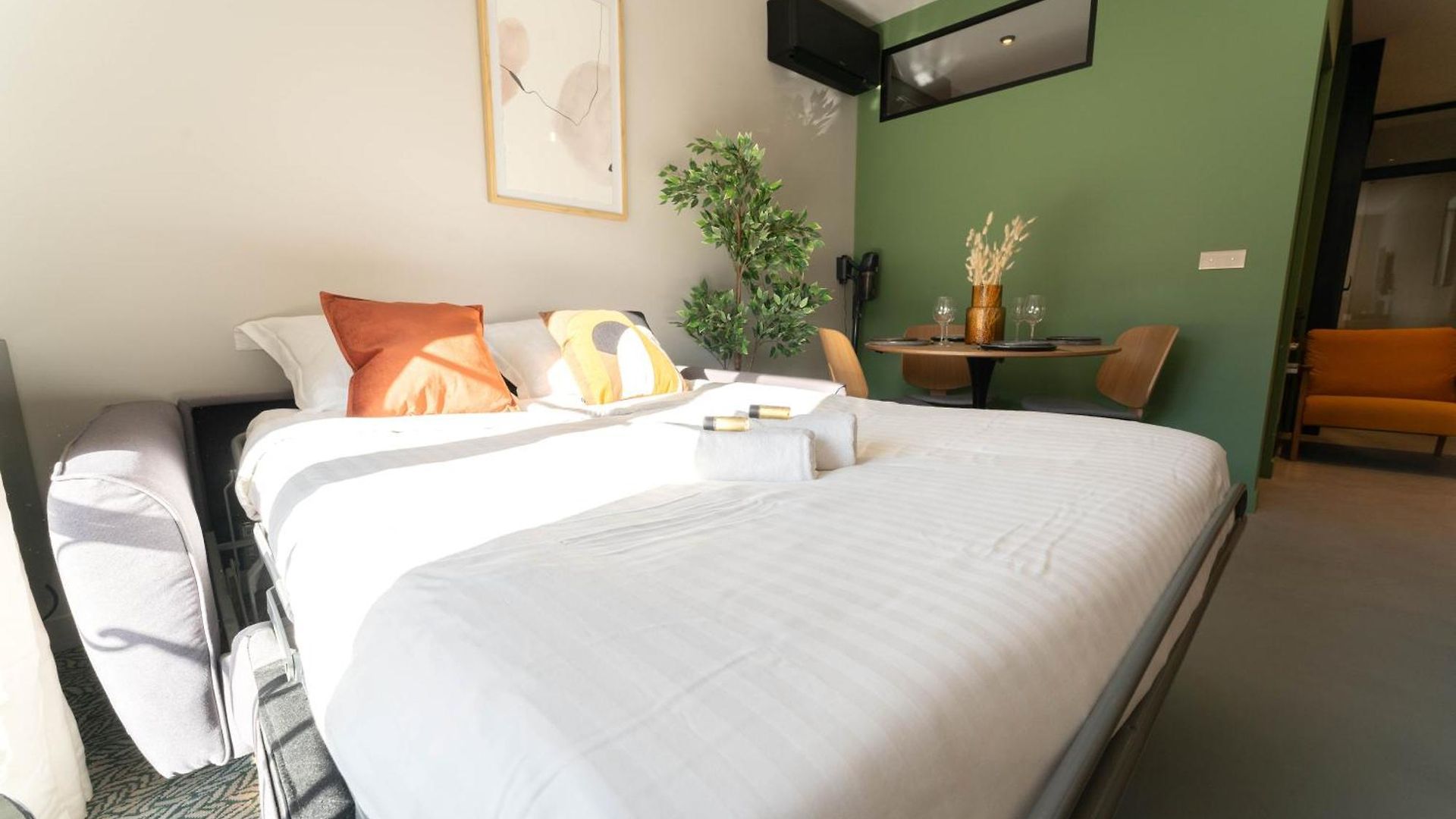 Old Town Diamond, Adorable Sunny With Ac Appartement Nice