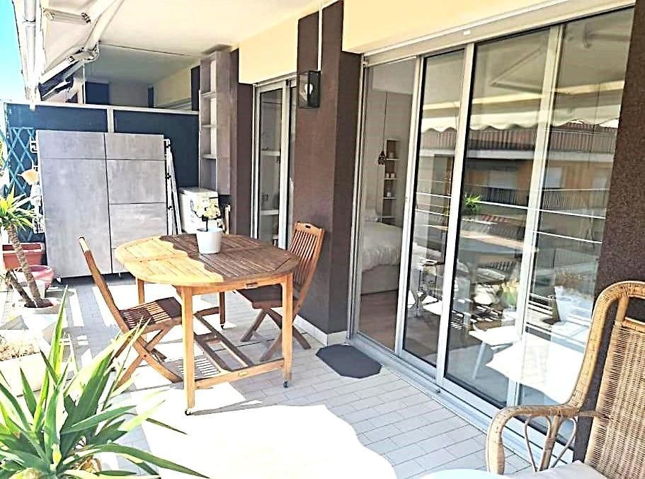 Superbe Luxueux Spacieux 50 M2 Port Appartement Nice