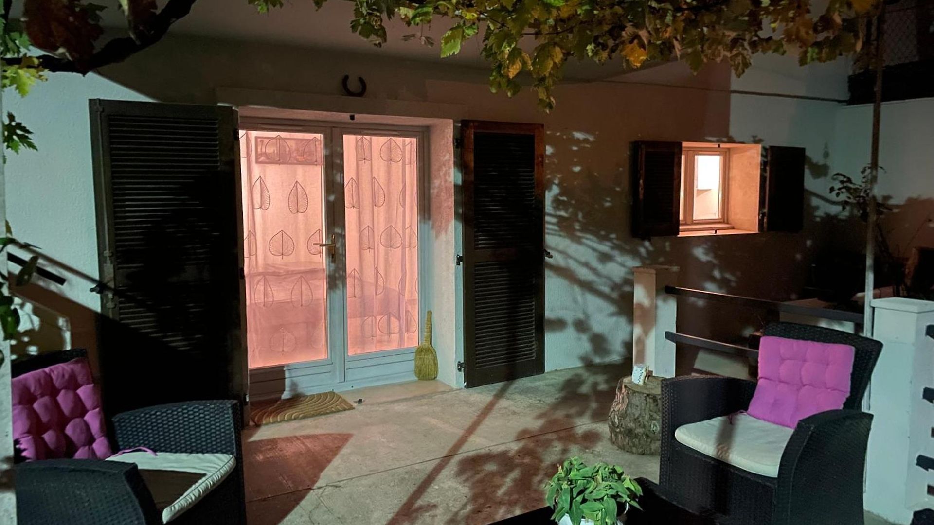 Climatisé Avec Terrasse Ombragée Dans Maison Au Calme Et Dans La Verdure Appartement