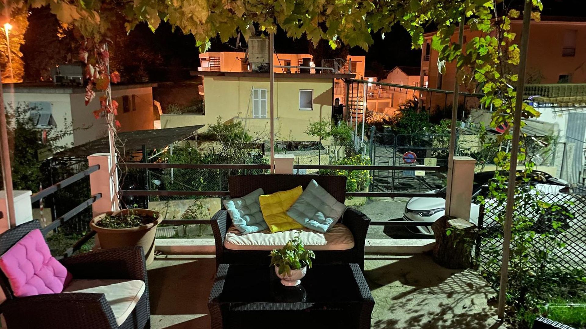 Climatisé Avec Terrasse Ombragée Dans Maison Au Calme Et Dans La Verdure Appartement