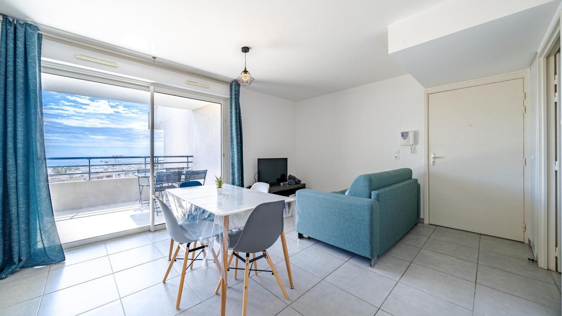 Magnifique 4 Pers,clim,parking Appartement *