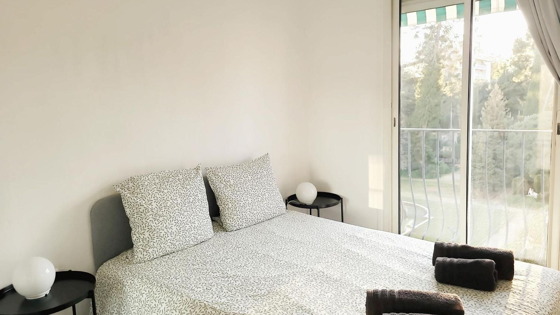 Appartement à 2 Pas De La Promenade Des Vue 7 Avenue De Fabron *