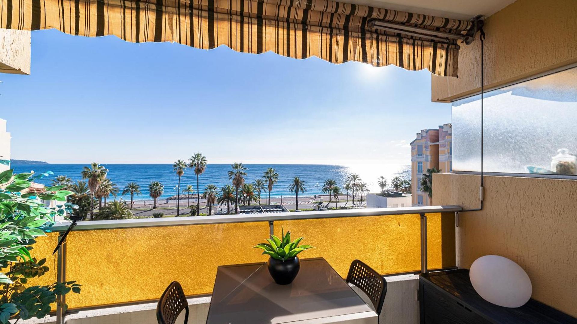 Sea View&promenade Des