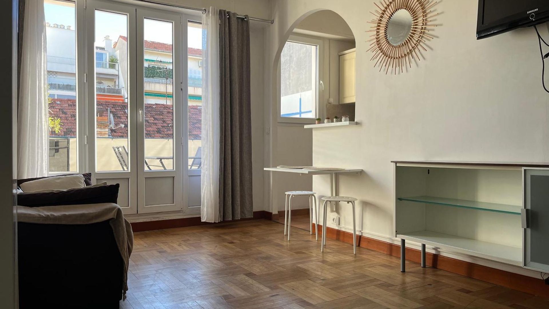 Appartement With Large Terrace Sea View 4th Floor *