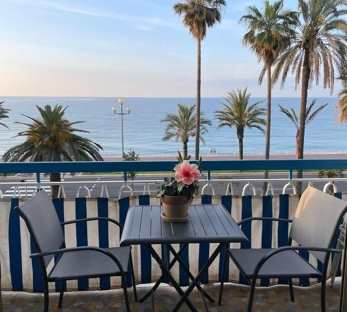 Promenade Des Your Seafront Flat *
