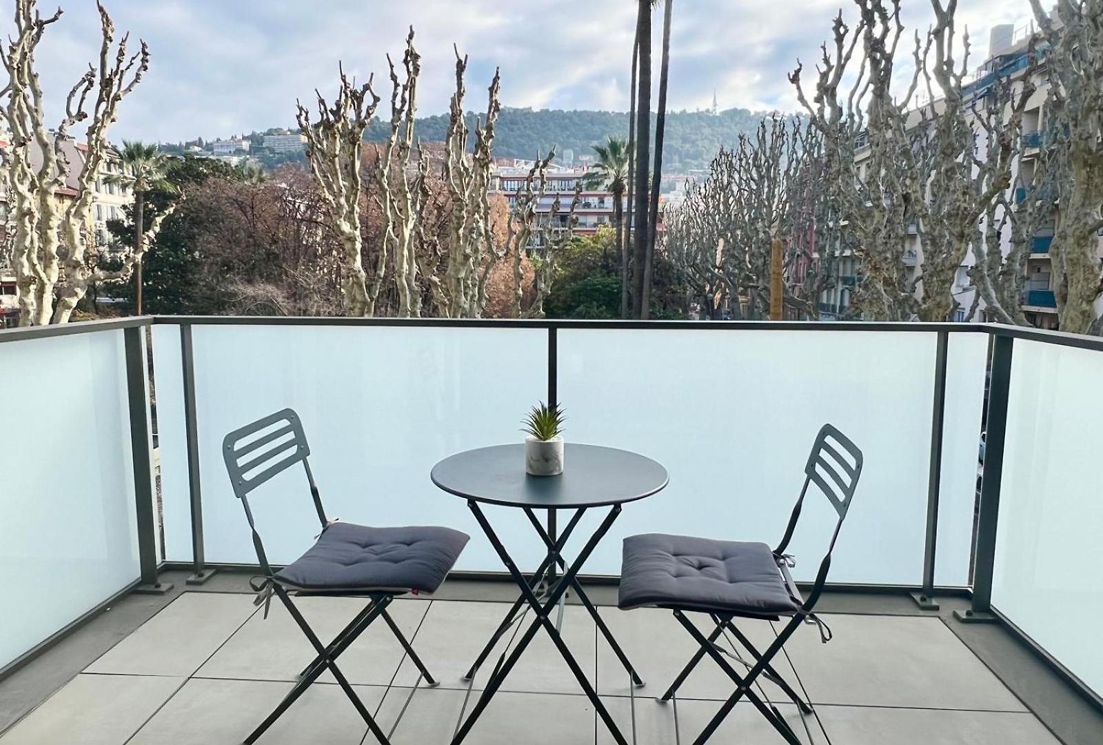 Brand New Flat With Terrace And Parc View Apartment