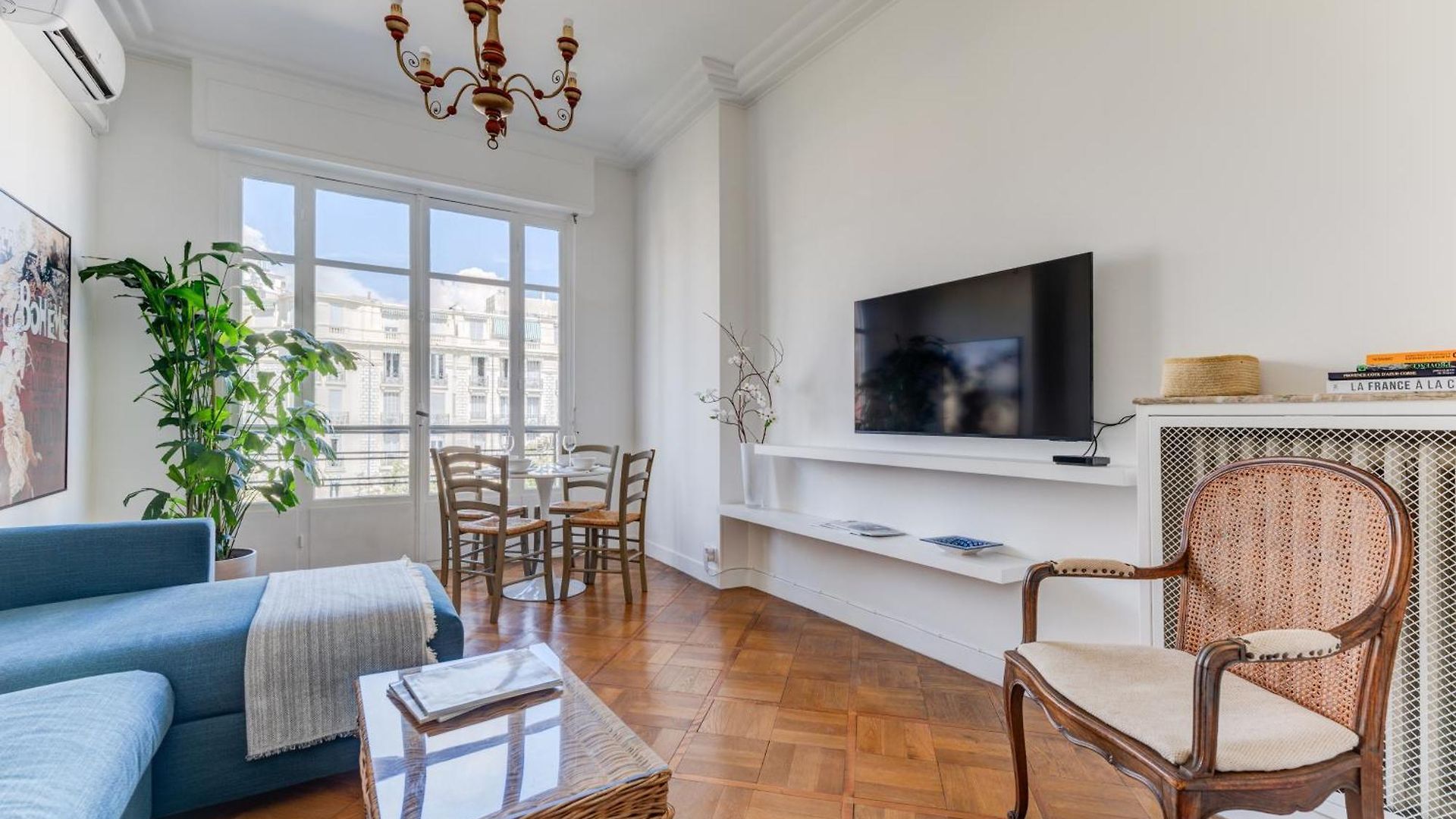 Elegant With Balconies In The Heart Of Hébergement de vacances