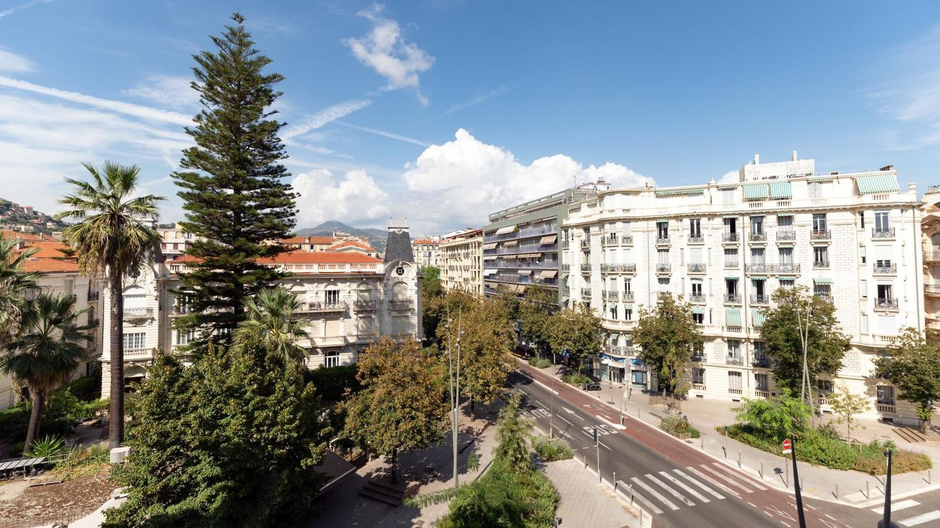 Elegant With Balconies In The Heart Of * Nice