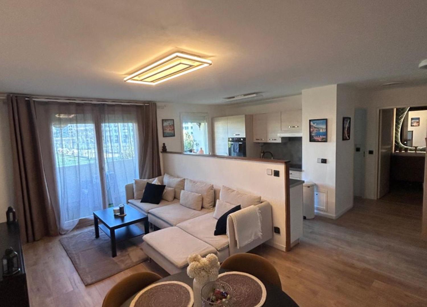 Appartement Olympie, Airport, Train And Tram Station Fully Equipped For 3 Peoples *