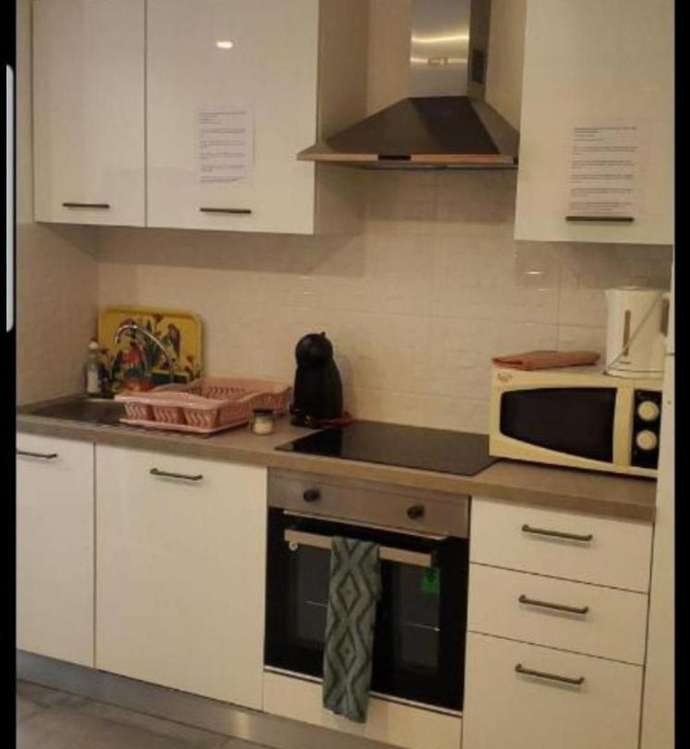 Grand 5 Chambres, 5 Television , 95 M2, Vue Mer, Tramway Sur Place, Gare Train 2 Min, Aeroport 5 Min , Large 5 Bedrooms, 5 Televisions, 95 M2, Sea View, Tram On Site, Train Station 2 Mins, Airport 5 Mins * Nice
