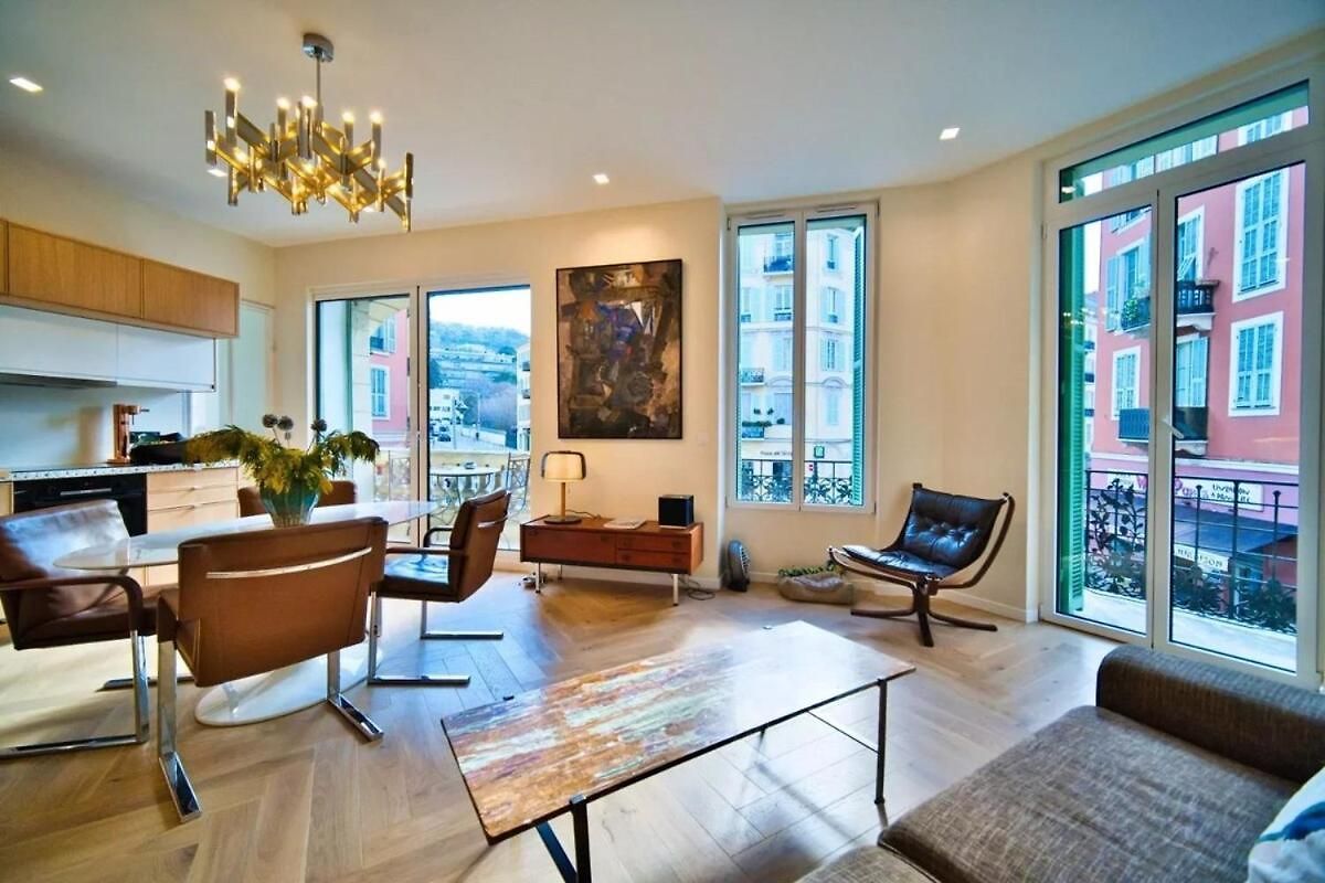 Port Of - Scooters Included Appartement
