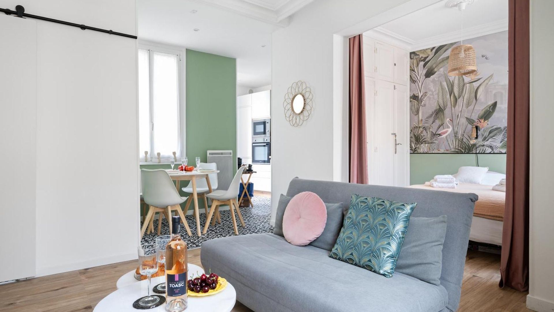 Pink Palace - Quartier Authentique Liberation Apartment *
