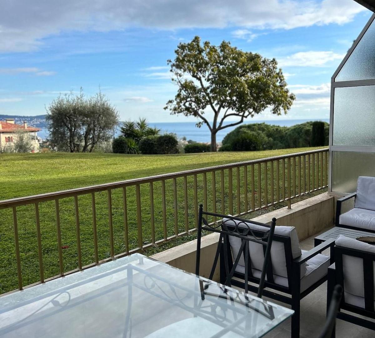 Le Grand Soleil Apartment *