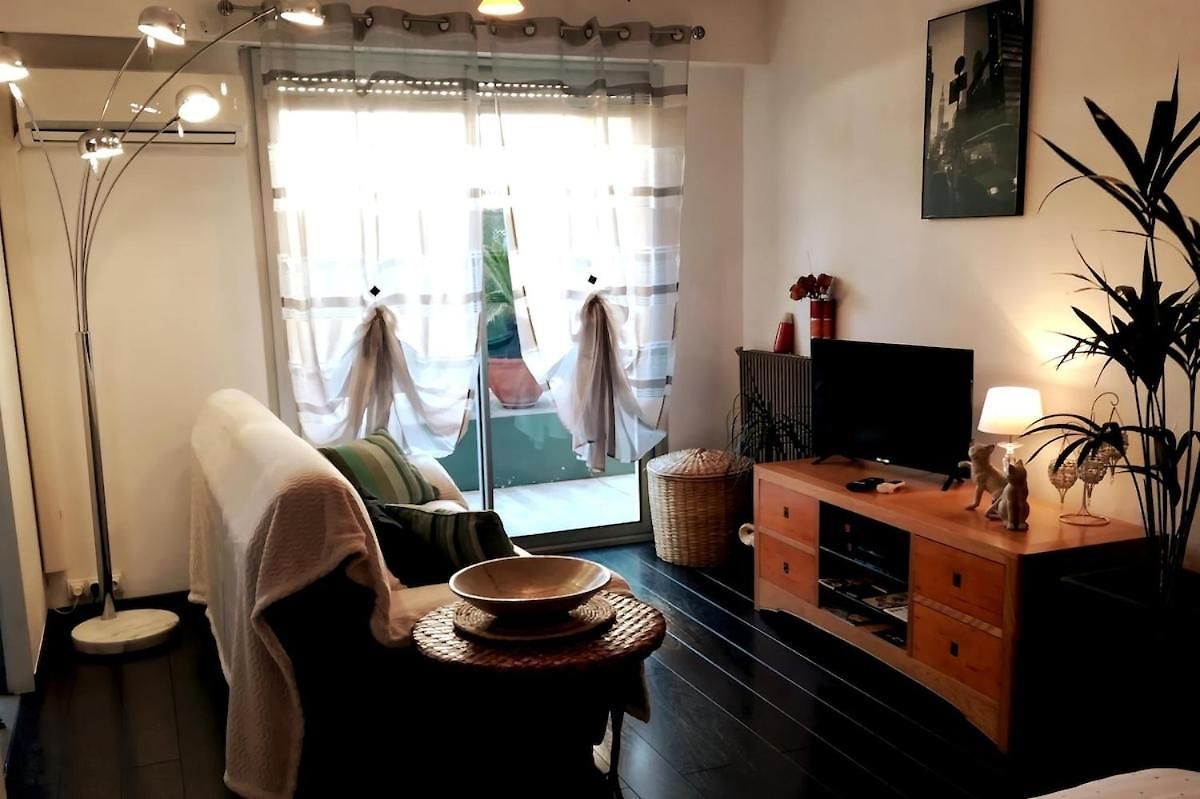 Cosy F1 Avec Grande Terrasse à 2 Pas Du Tramway Appartement *