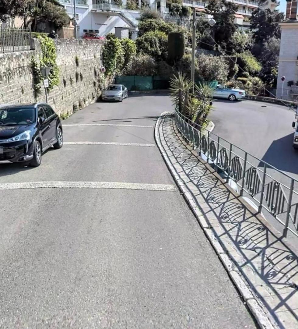 Au Port De Nice, Proche Des Plages Nice