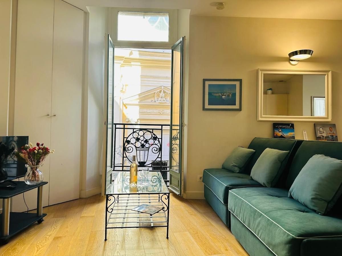 New ! Spacieux 2p Vieux-nice Calme Appartement
