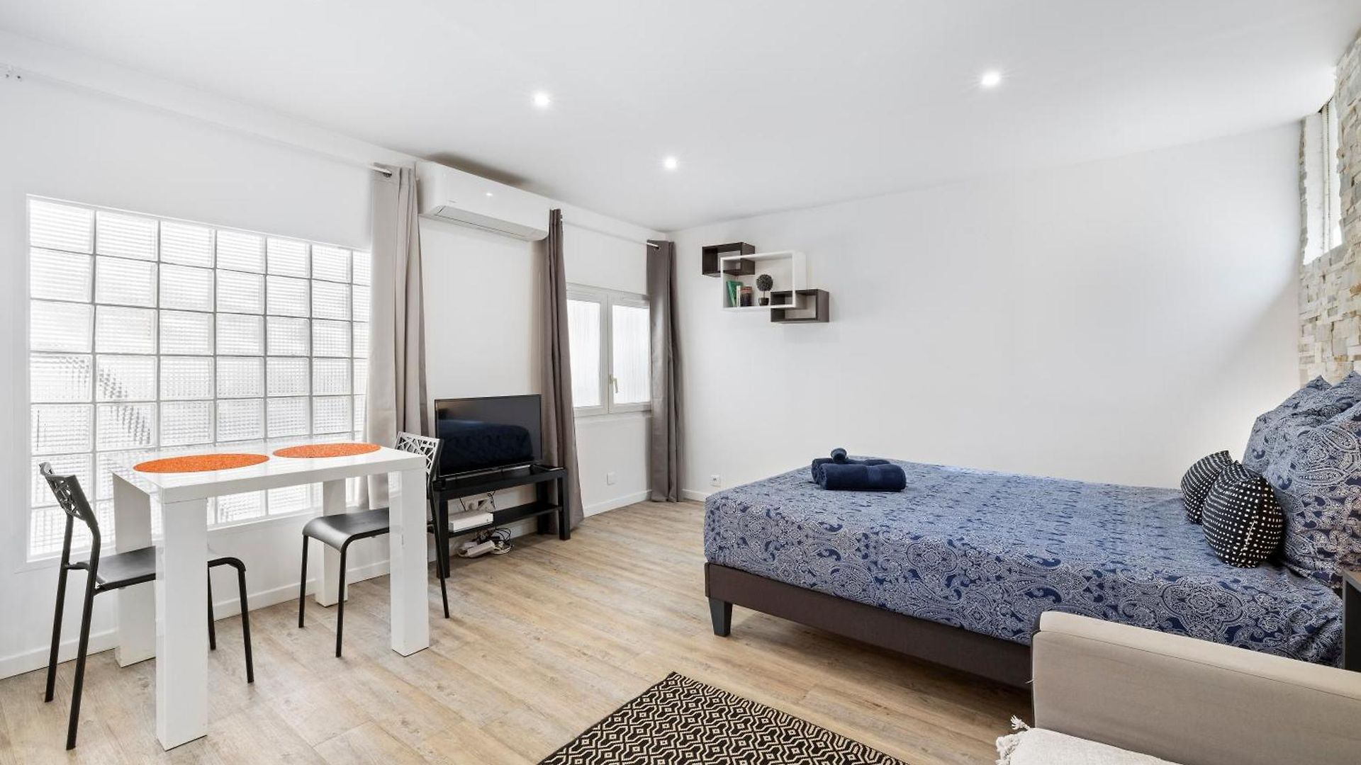 Renting - Penchienatti - Chic & Modern Urban Pearl Massena Old Nice