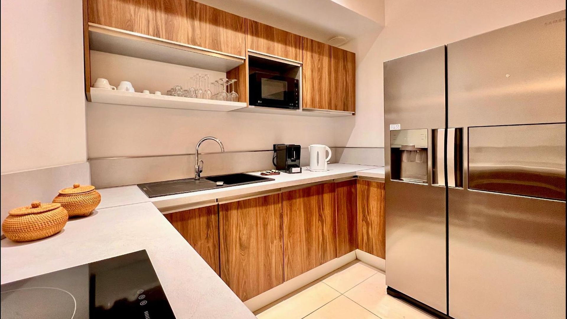 Liberation Center - Private Balcony - 24&7 Reception - Luggage Storage 4* Nice