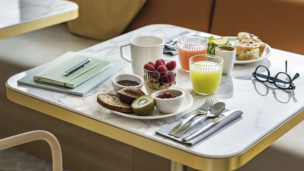 Okko Aéroport Hotel 4*