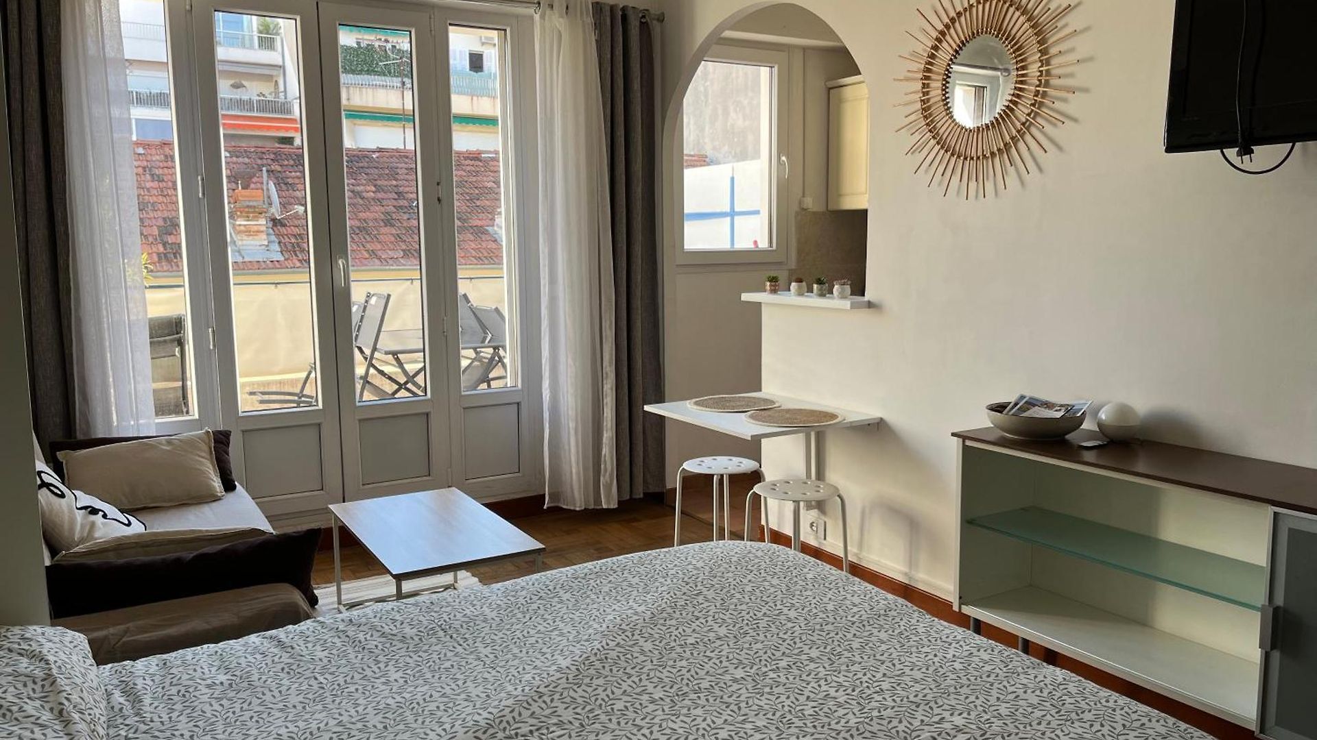 Appartement With Large Terrace Sea View 4th Floor *