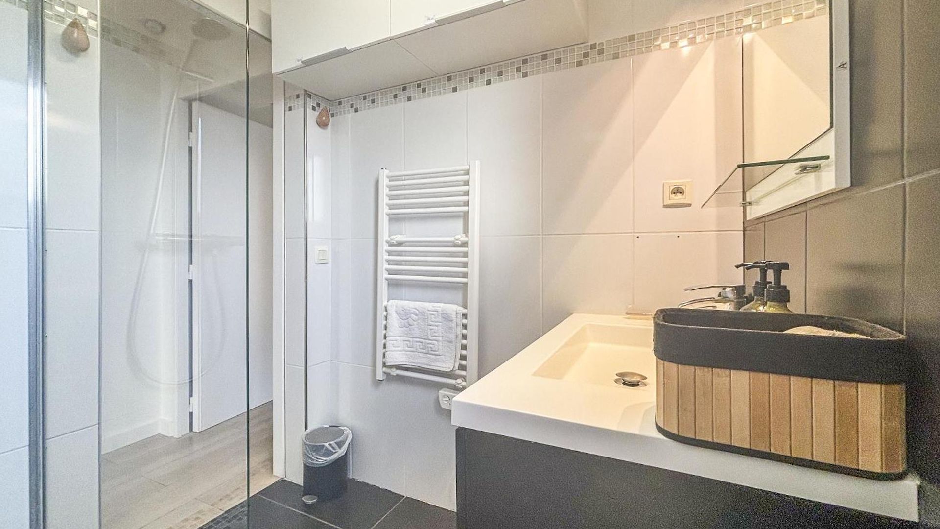 Appartement Evasion Vue - Wifi, Piscine, Parking, 4pers Nice