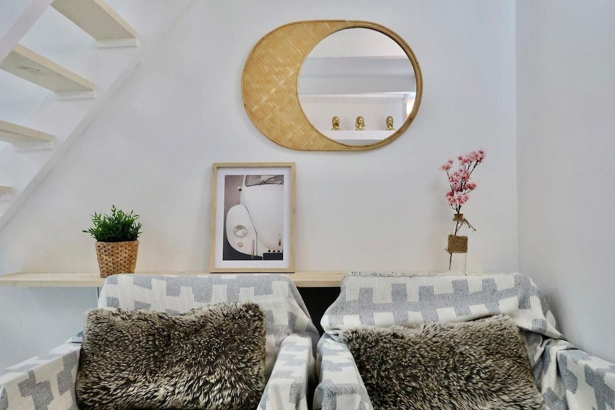 Appartement Ancienne Bâtisse En Plein Coeur Du Port Avec Clim