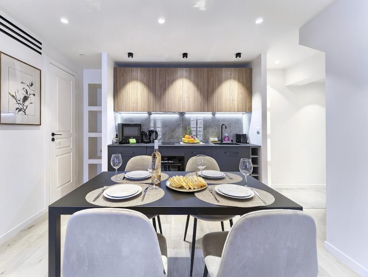 Hyper Centre - Charming Duplex - Luxury - Reversible Air Conditioning - 10 Mins From Place Massena Appartement Nice