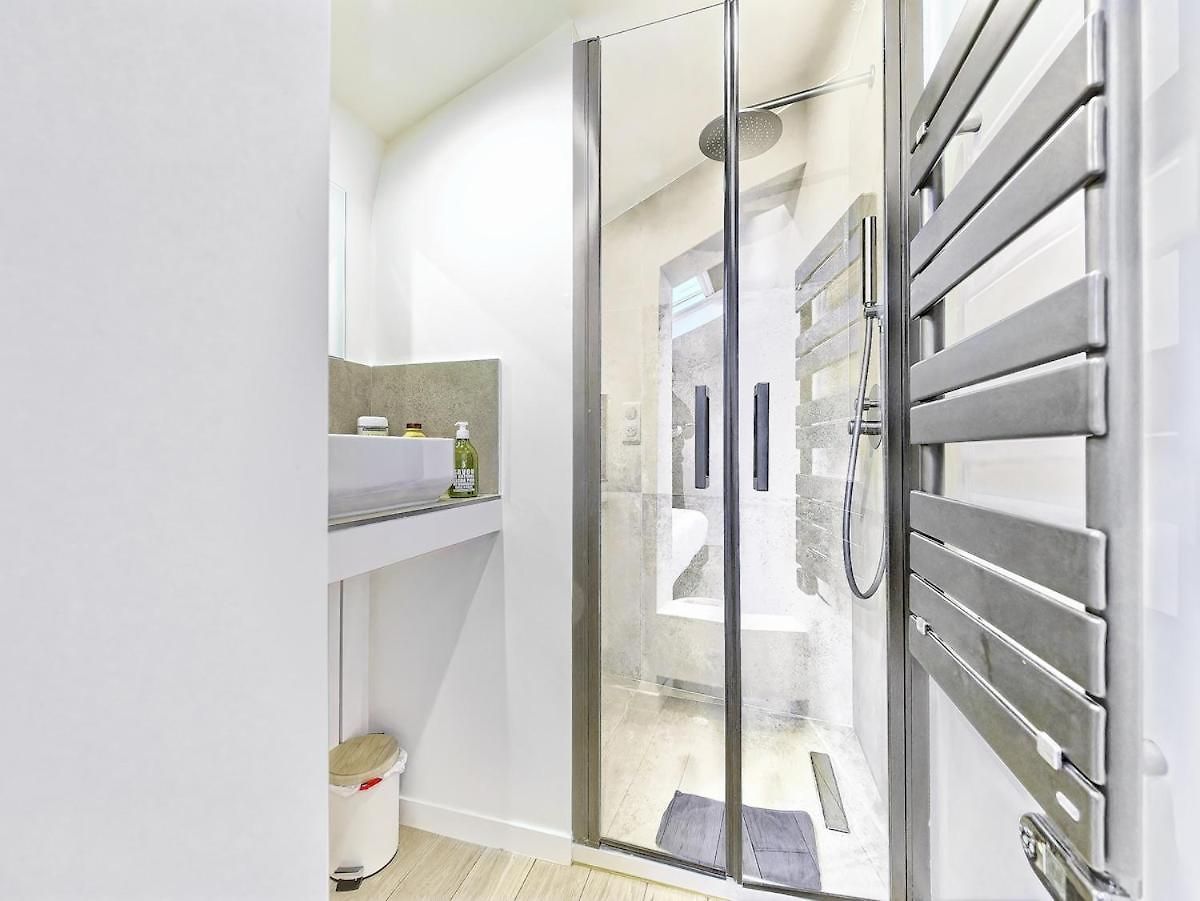 Hyper Centre - Charming Duplex - Luxury - Reversible Air Conditioning - 10 Mins From Place Massena Nice