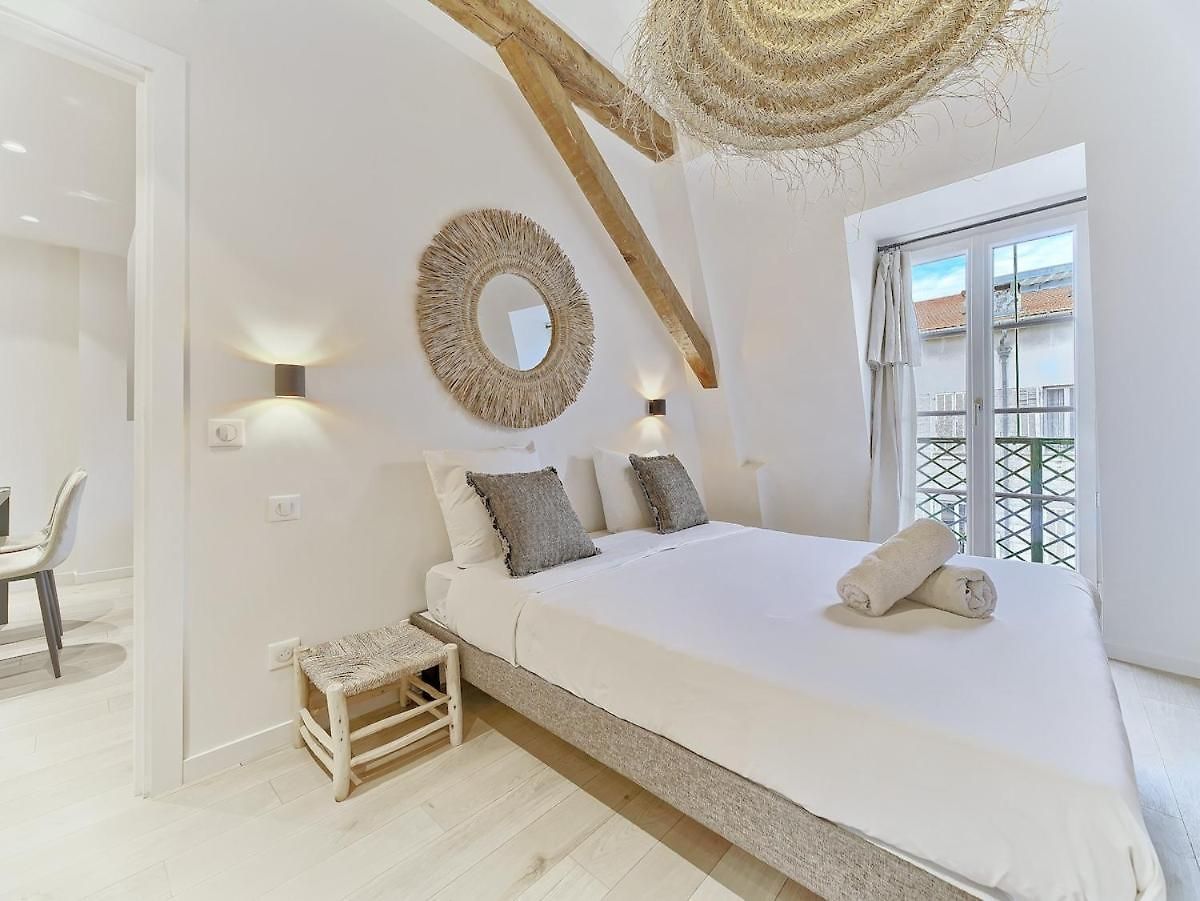 Hyper Centre - Charming Duplex - Luxury - Reversible Air Conditioning - 10 Mins From Place Massena * Nice