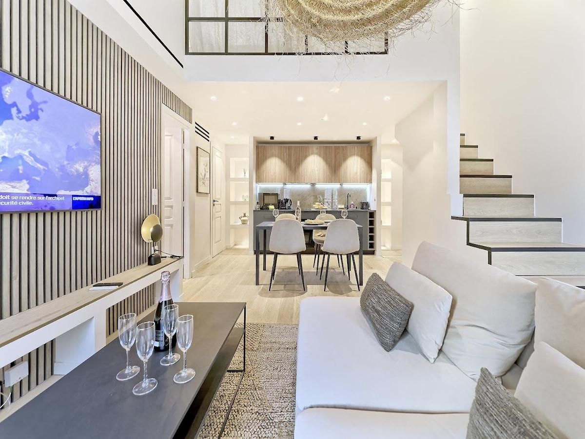 Hyper Centre - Charming Duplex - Luxury - Reversible Air Conditioning - 10 Mins From Place Massena Appartement