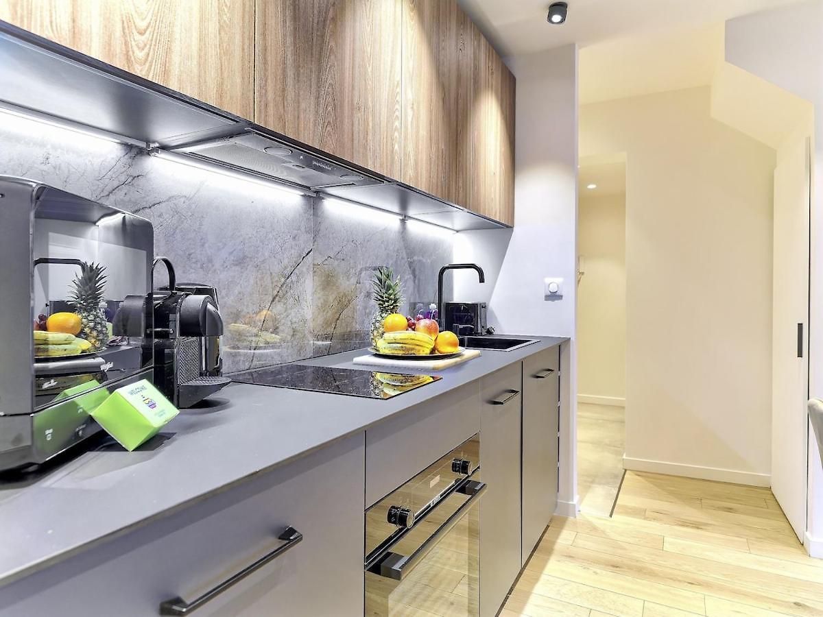 Hyper Centre - Charming Duplex - Luxury - Reversible Air Conditioning - 10 Mins From Place Massena Nice